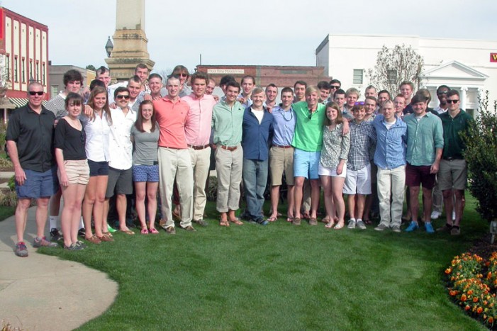 Hobart & William Smith Colleges Rowing Team Dines in Edgefield