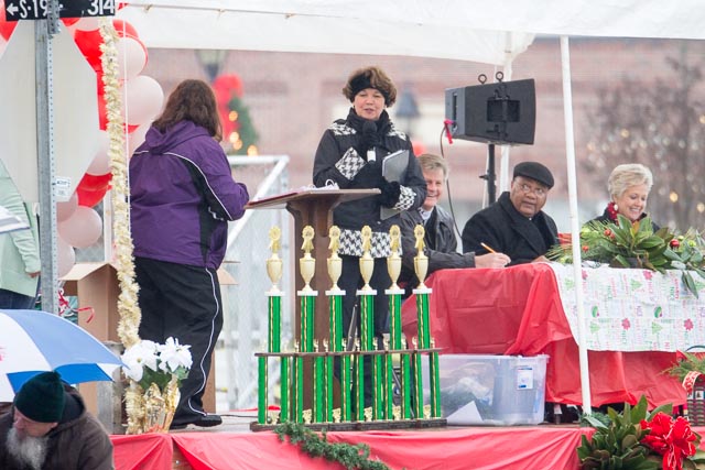 Edgefield Christmas Parade 2013-14