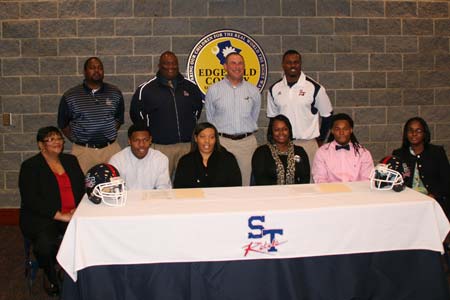 Strom Thurmond Seniors Sign Scholarship Papers