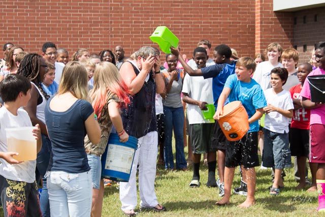 The ALS Challenge Hits Our Area – JET Takes the Challenge