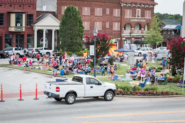 Successful Movie Night on the Square