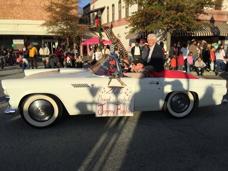 Edgefield Christmas Parade Draws a Huge Crowd