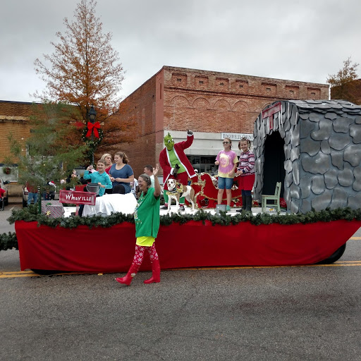 The Edgefield County Hospital float tied with Boat Barn for Most Original.